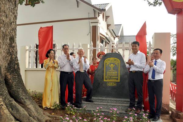Cây[-]Đa[-]hơn[-]500[-]tuổi[-]ở[-]huyện[-]An[-]Dương[-]Hải[-]Phòng[-]được[-]vinh[-]danh[-]Cây[-]Di[-]sản[-]Việt[-]Nam